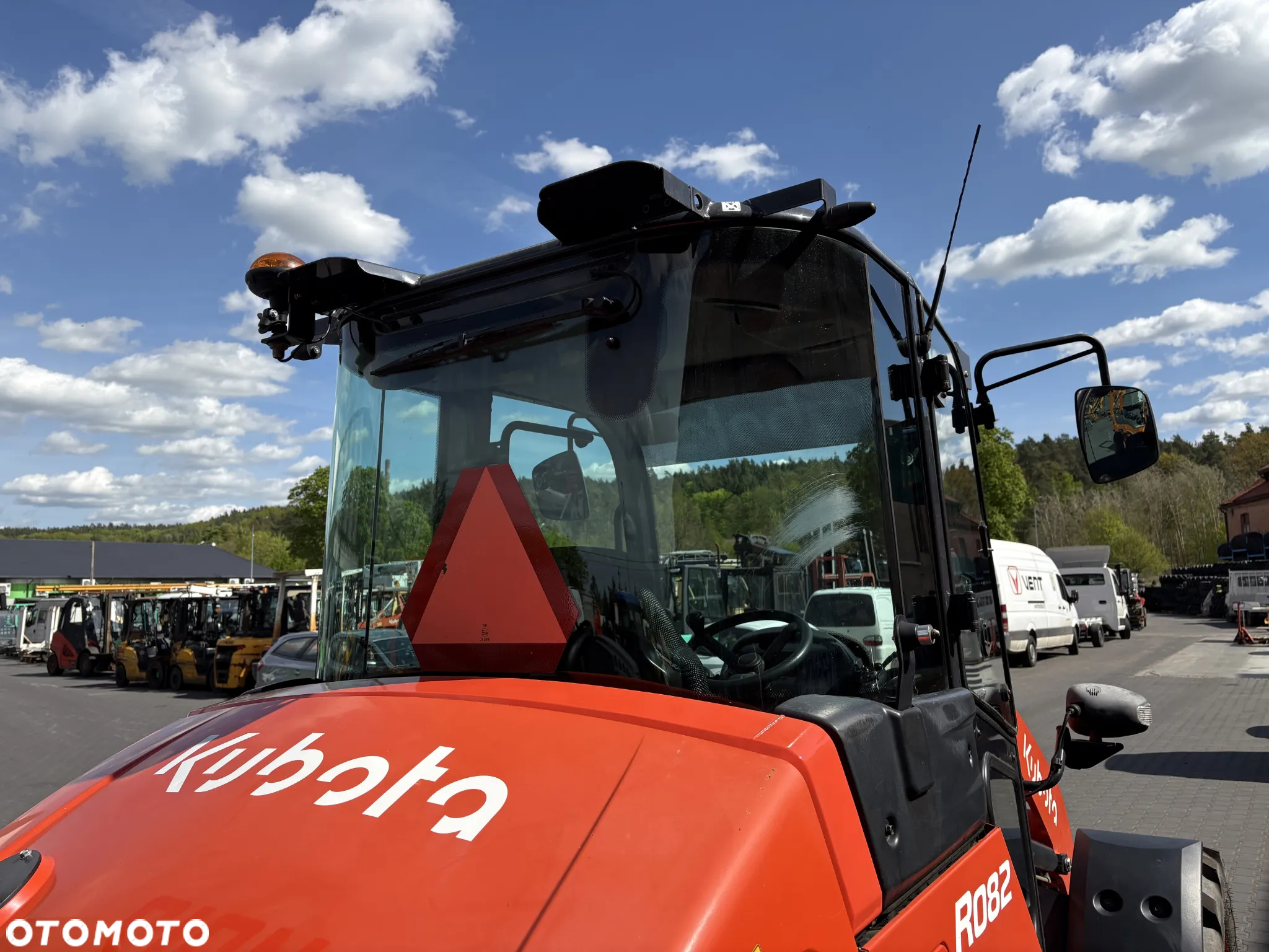 Kubota R082 - 14