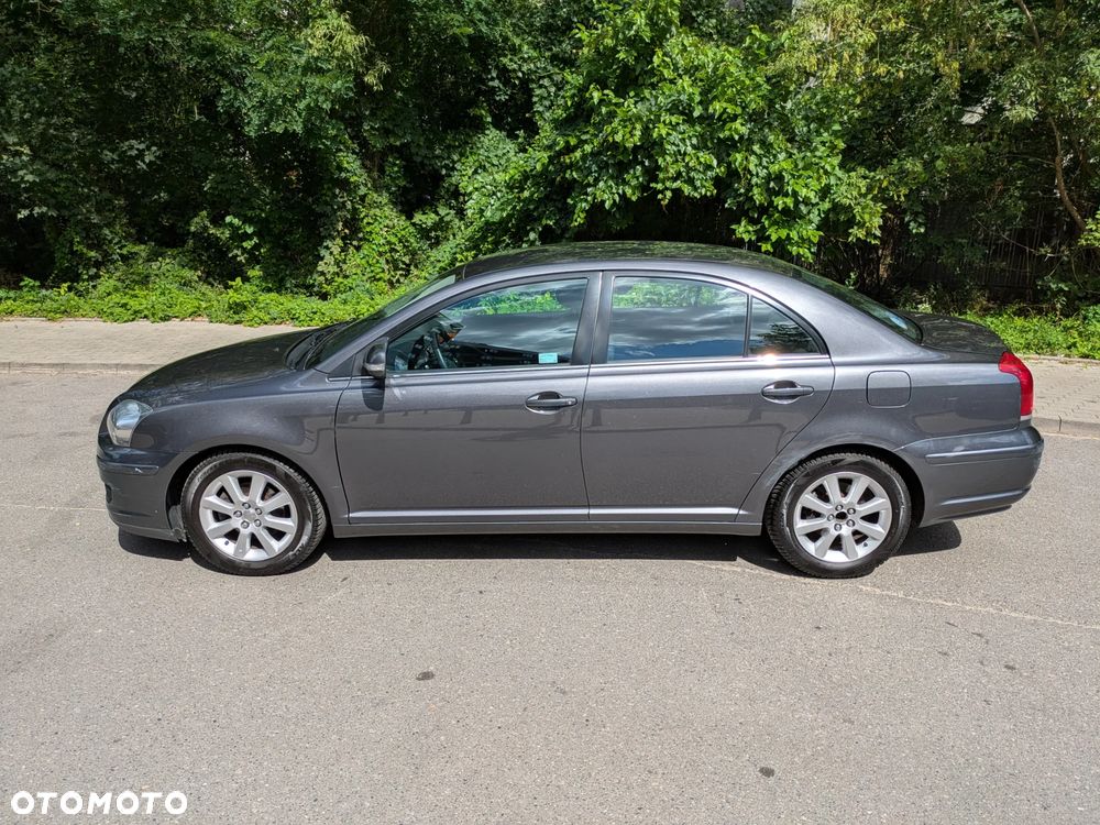 Toyota Avensis - 1
