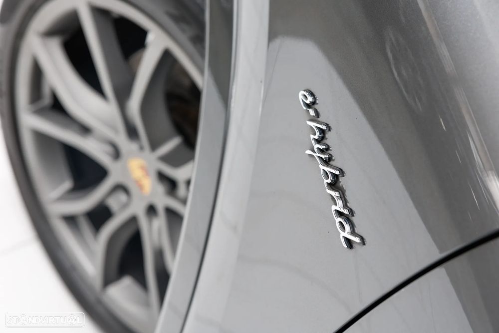 Porsche Cayenne Coupé E-Hybrid - 42