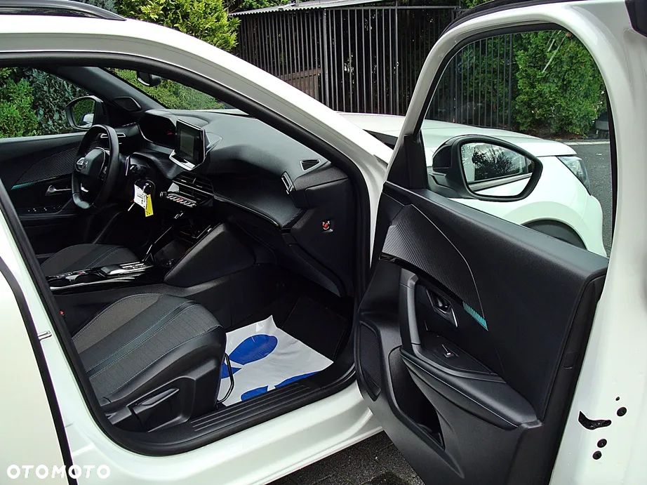 Peugeot 2008 1.5 BlueHDi Allure S&S EAT8 - 13