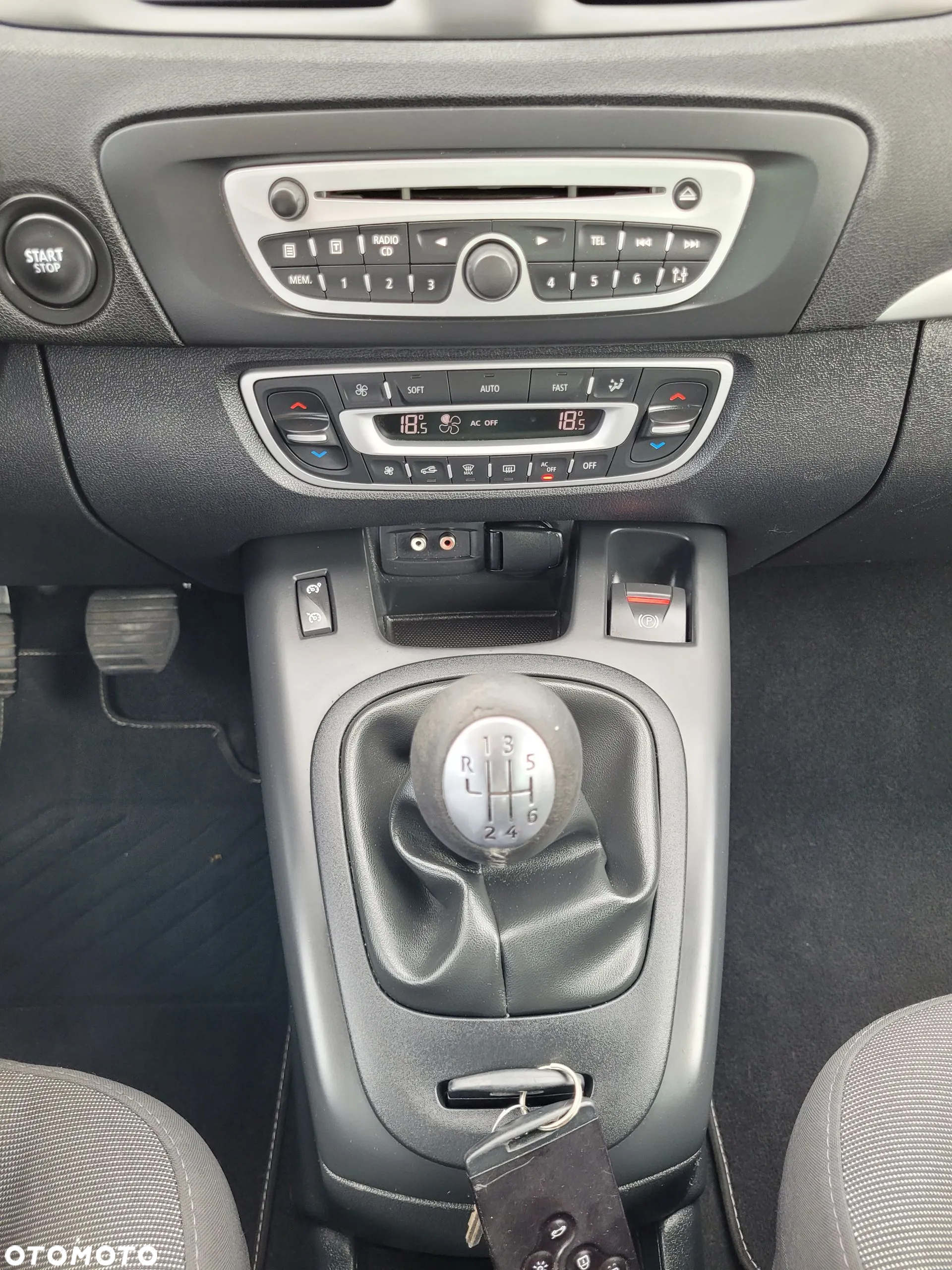 Renault Scenic - 28