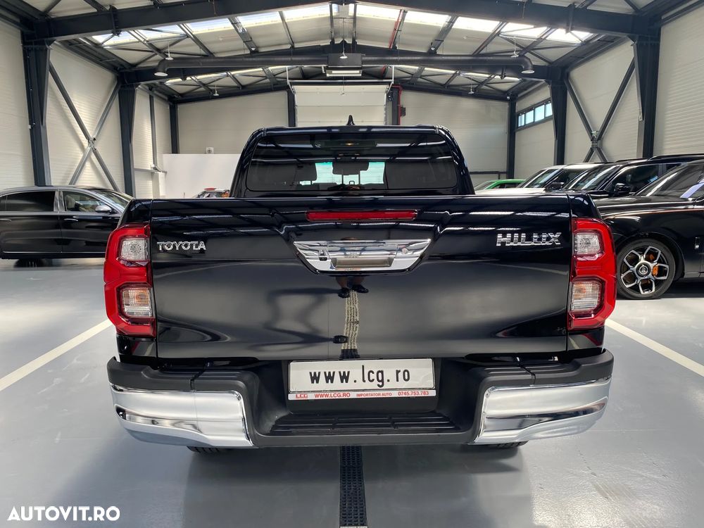 Toyota Hilux 2.8D 204CP 4x4 Double Cab AT MHEV Invincible - 4