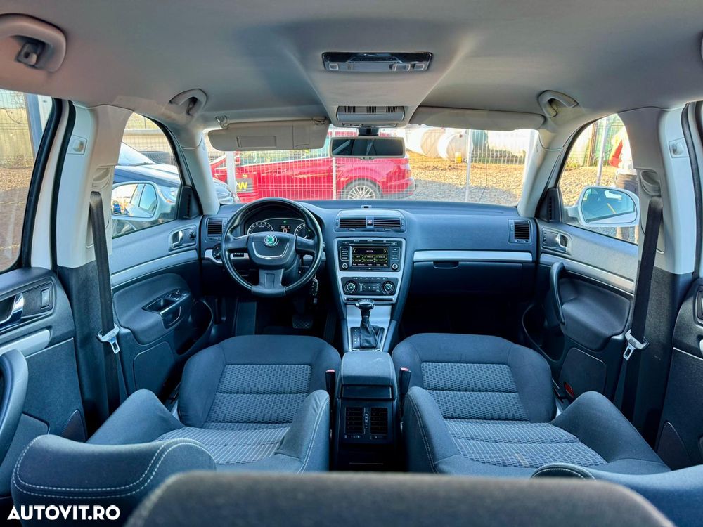 Skoda Octavia Combi 2.0 TDI Elegance Automatic - 6