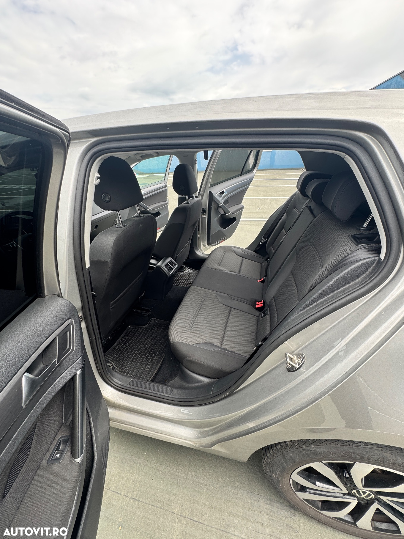 Volkswagen Golf 1.6 TDI DSG Comfortline - 11