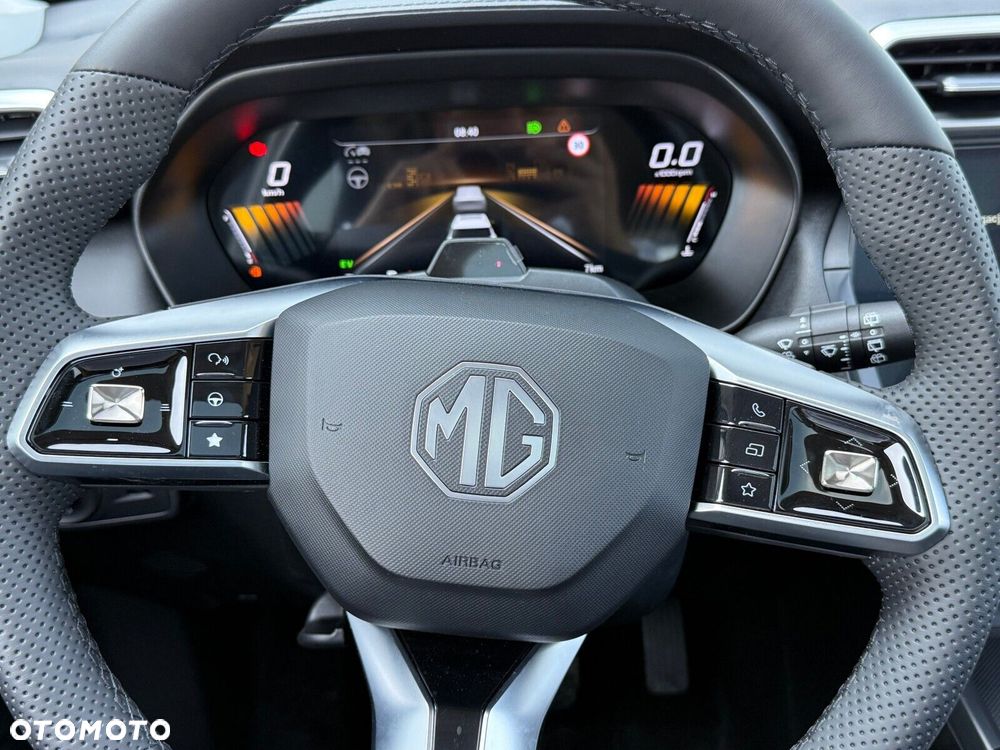 MG ZS Hybrid+ - 15