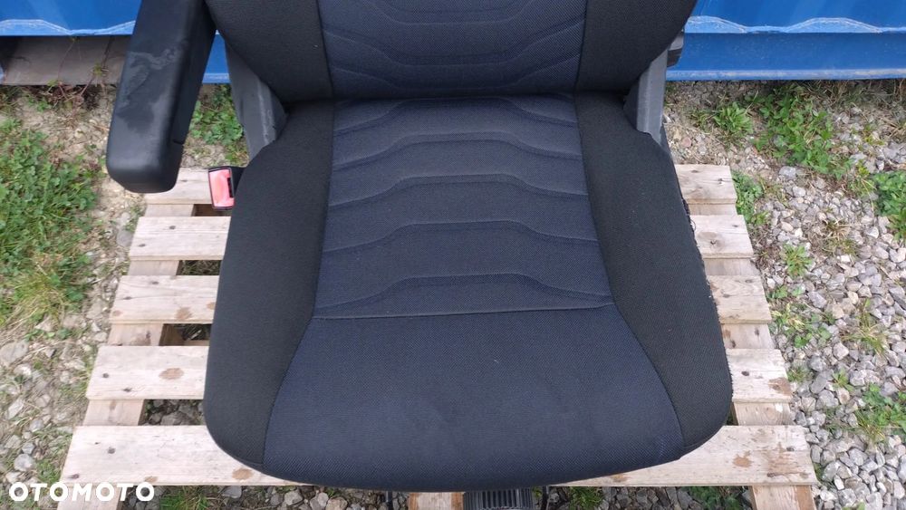 FOTEL KIEROWCY PNEUMATYCZNY EUROPA POMPOWANY IVECO DAILY 01- NO 126/182 - 7