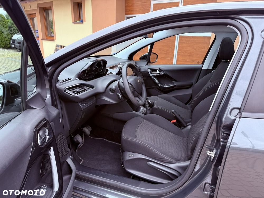 Peugeot 208 82 VTI Allure - 21