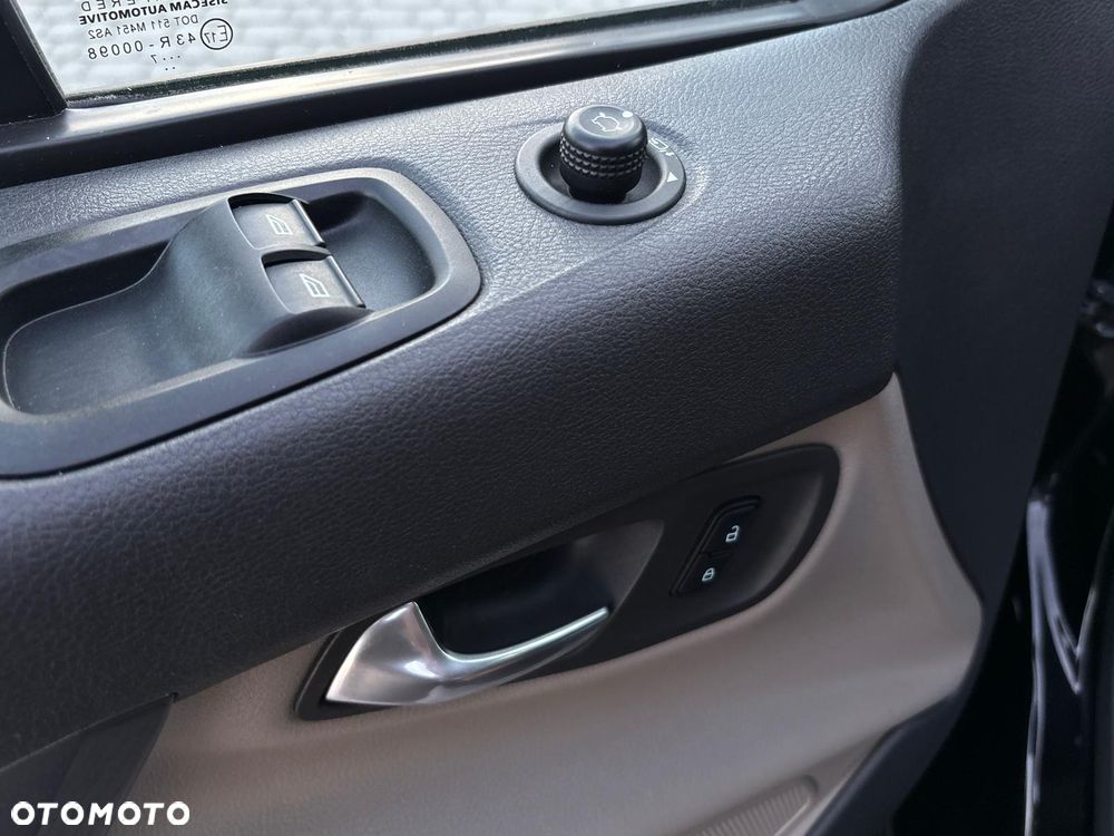 Ford Tourneo Custom 2.0 EcoBlue L2 Titanium - 37