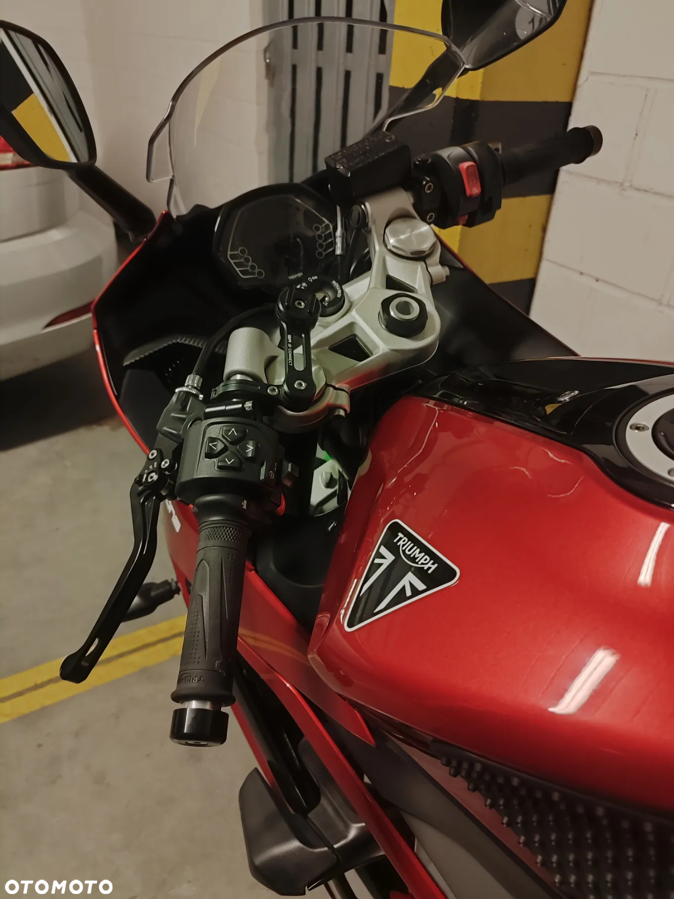 Triumph Daytona - 18