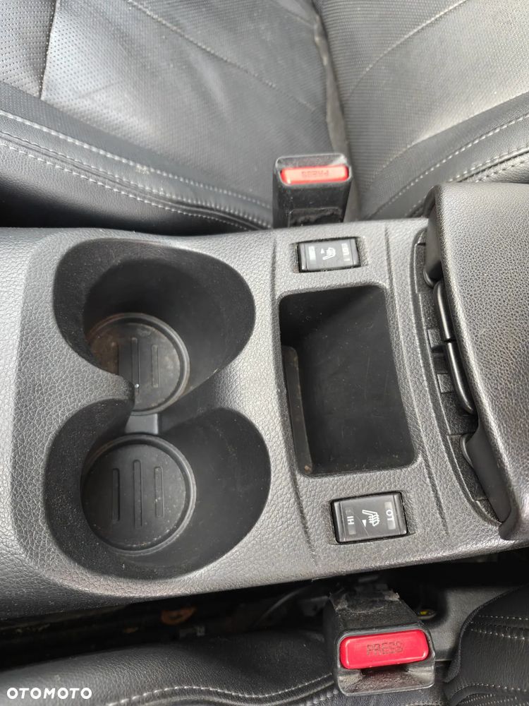 Nissan Qashqai 1.6 dCi DPF tekna - 9