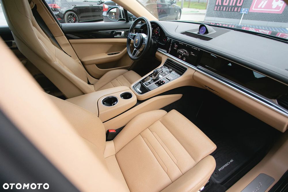 Porsche Panamera 4 - 13