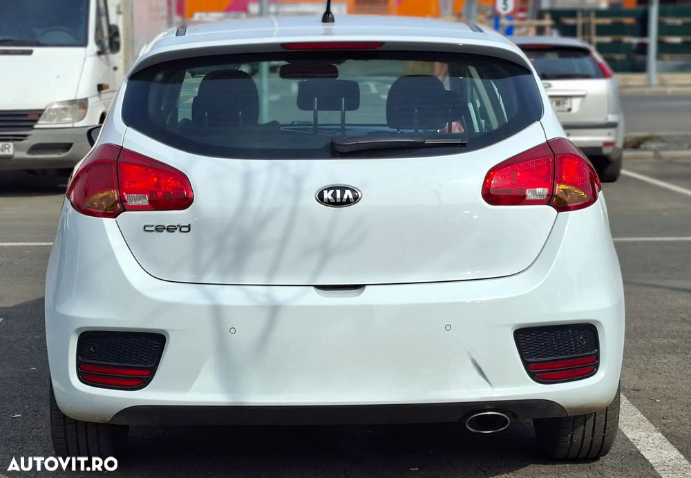 Kia Ceed - 8