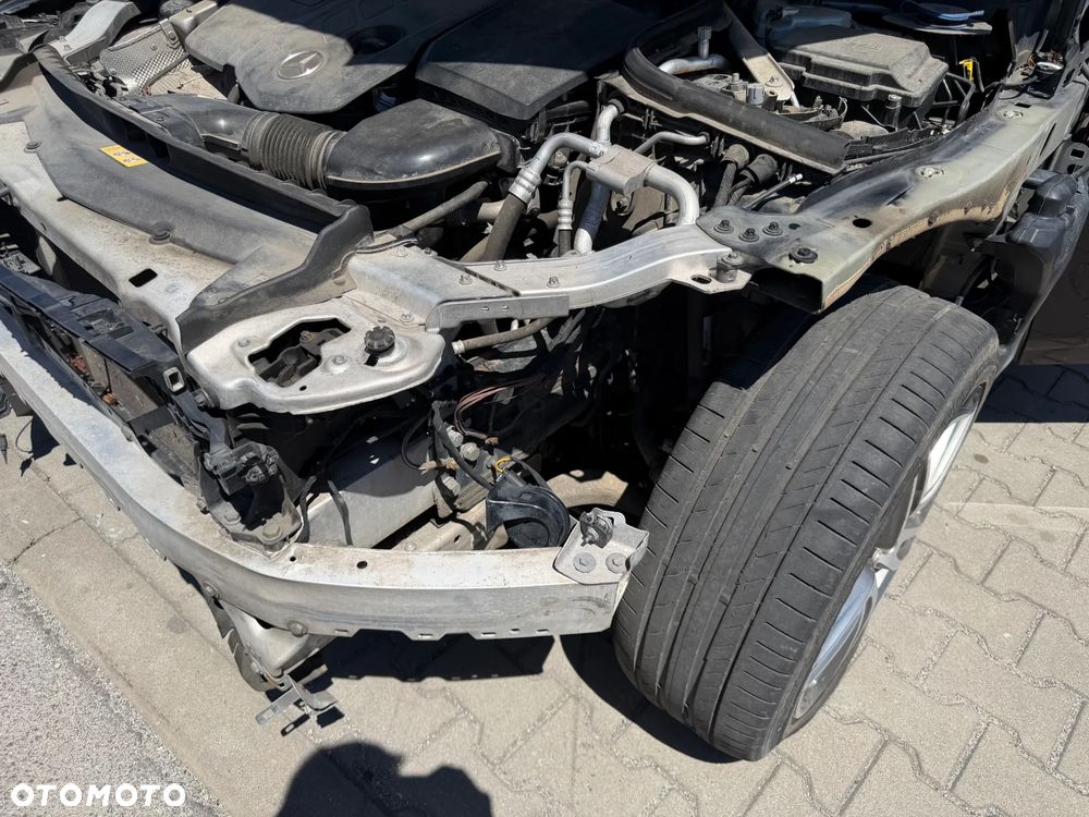 Mercedes-Benz Klasa E 220 d 4-Matic 9G-TRONIC - 23