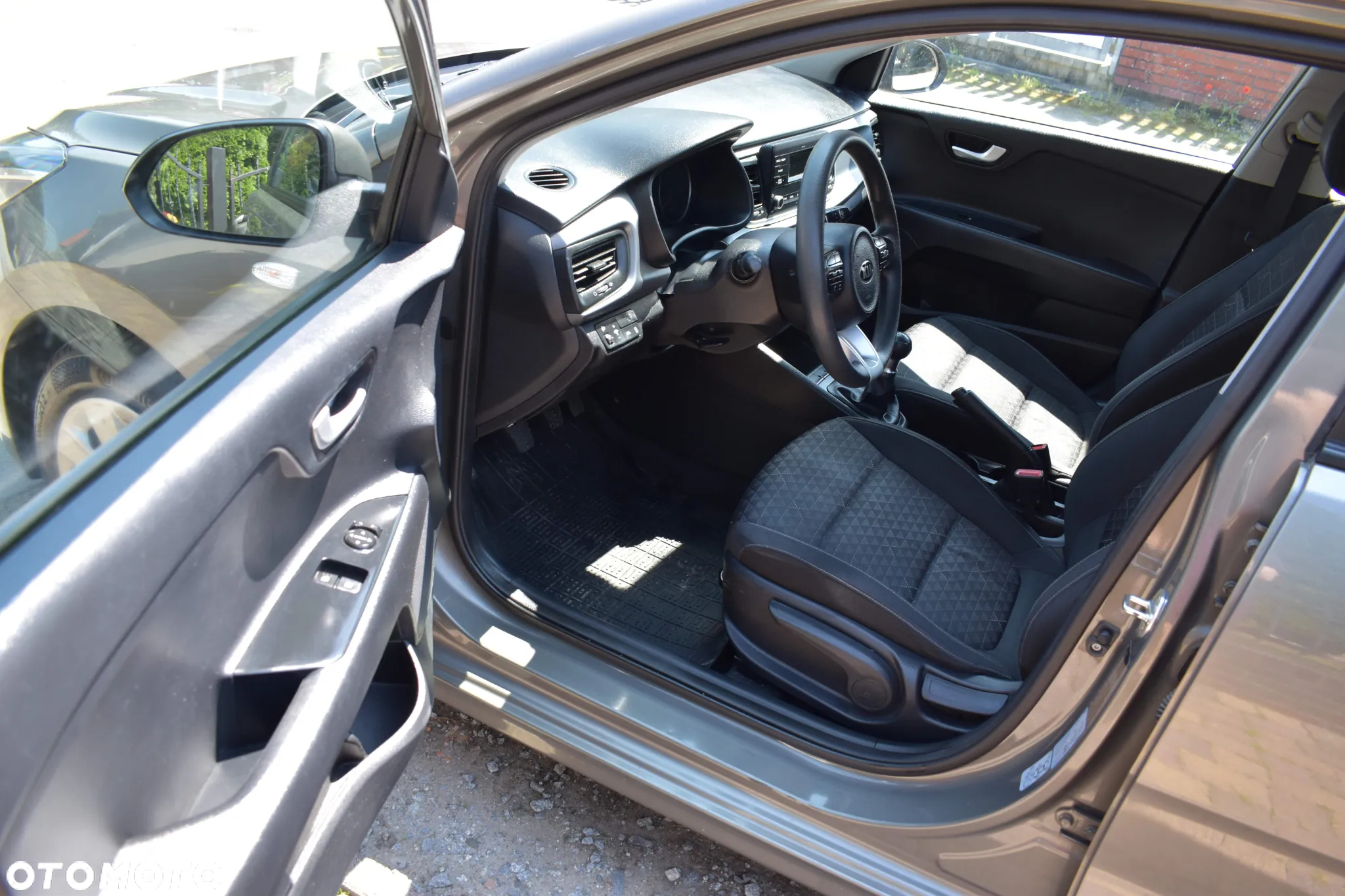 Kia Rio 1.2 L - 20