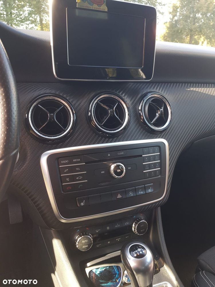 Mercedes-Benz GLA - 9