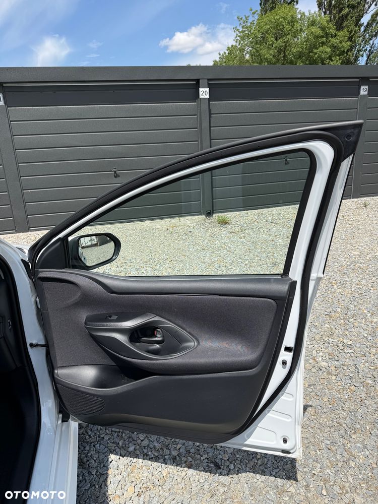 Mazda 2 Hybrid - 19