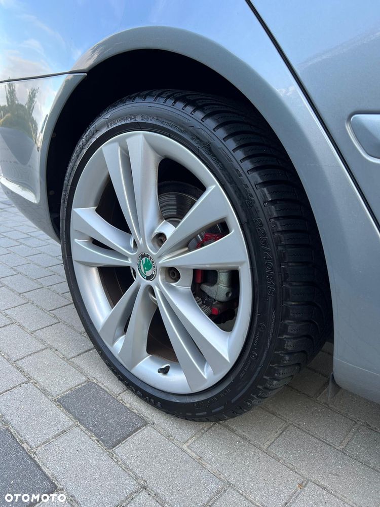 Skoda Octavia 2.0 TDI RS DSG - 21