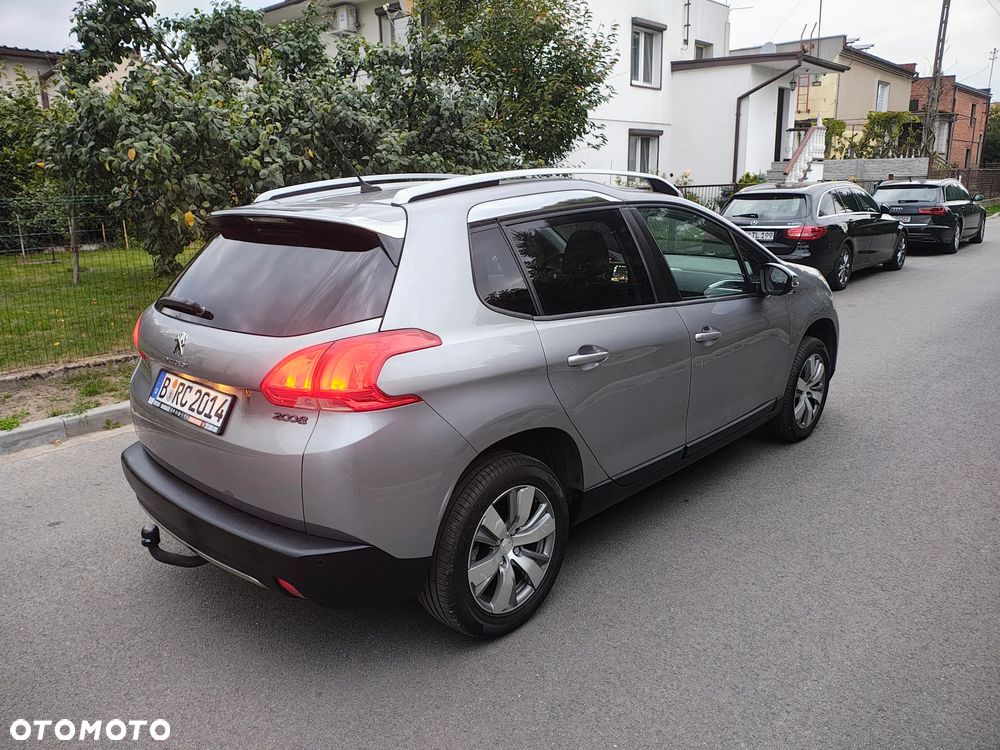 Peugeot 2008 1.2 Pure Tech Style - 6