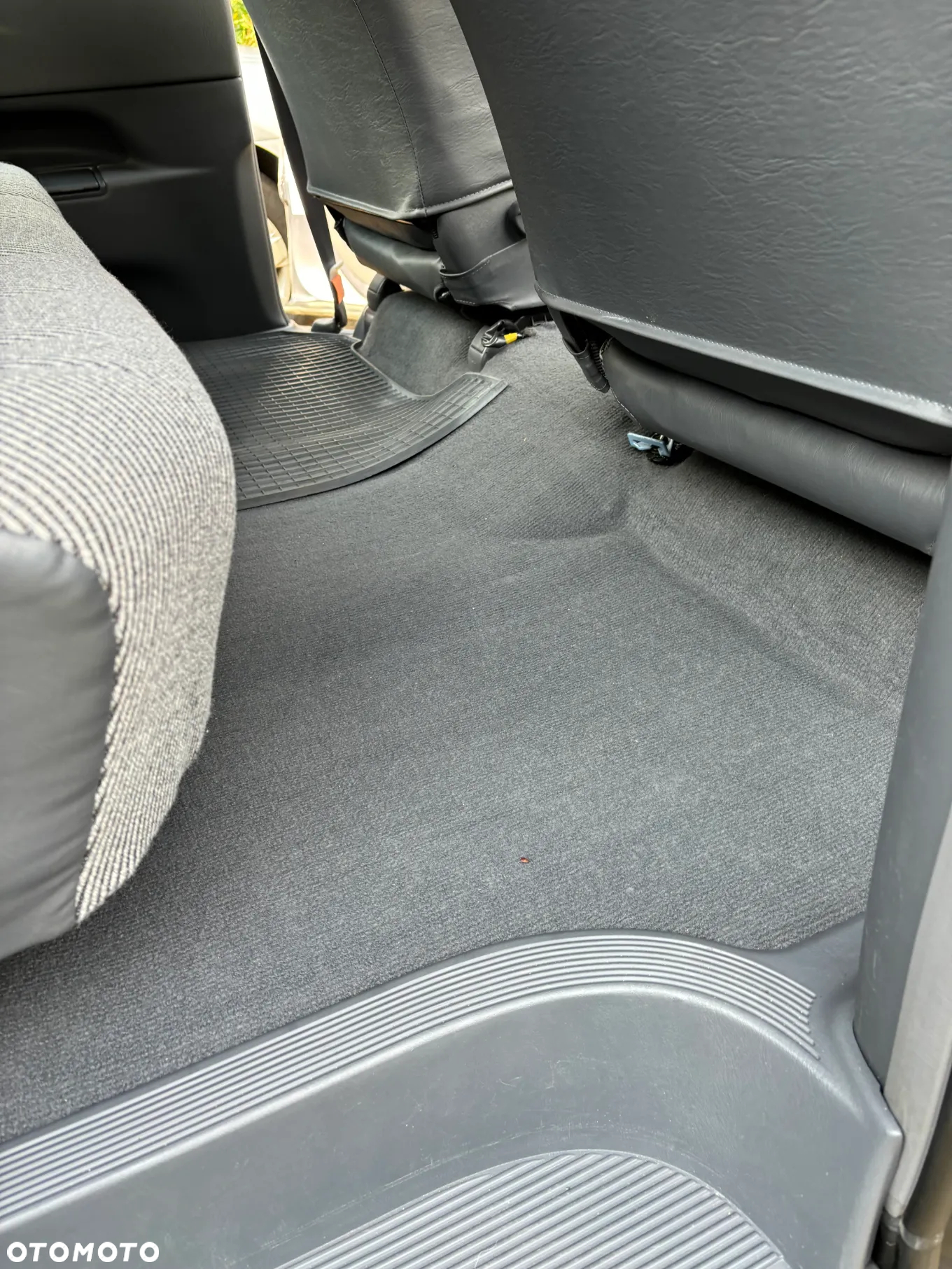 Toyota Previa - 13
