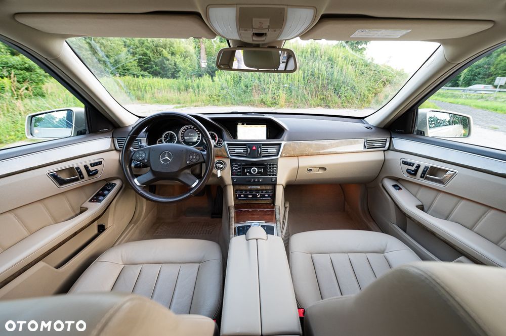 Mercedes-Benz Klasa E 350 CDI BlueEff - 21