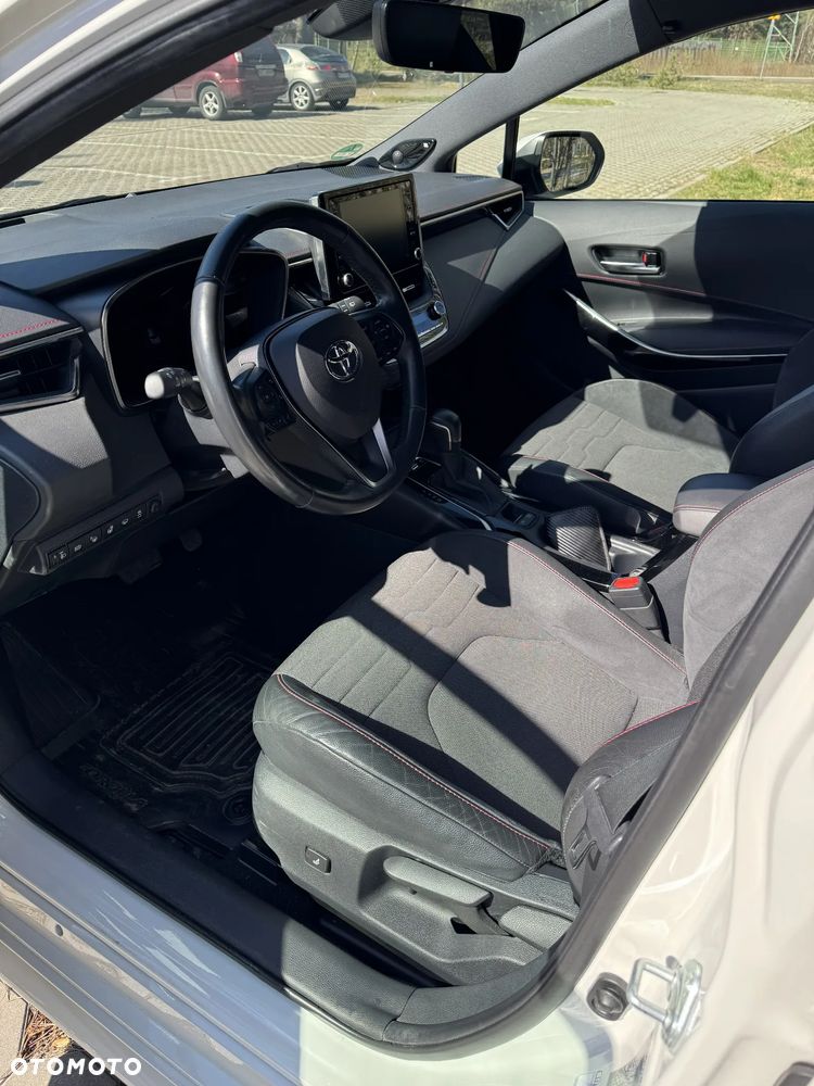 Toyota Corolla 2.0 Hybrid Executive - 8