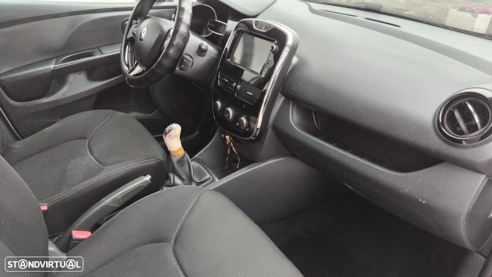 Renault Clio Sport Tourer 1.5 dCi Confort - 9