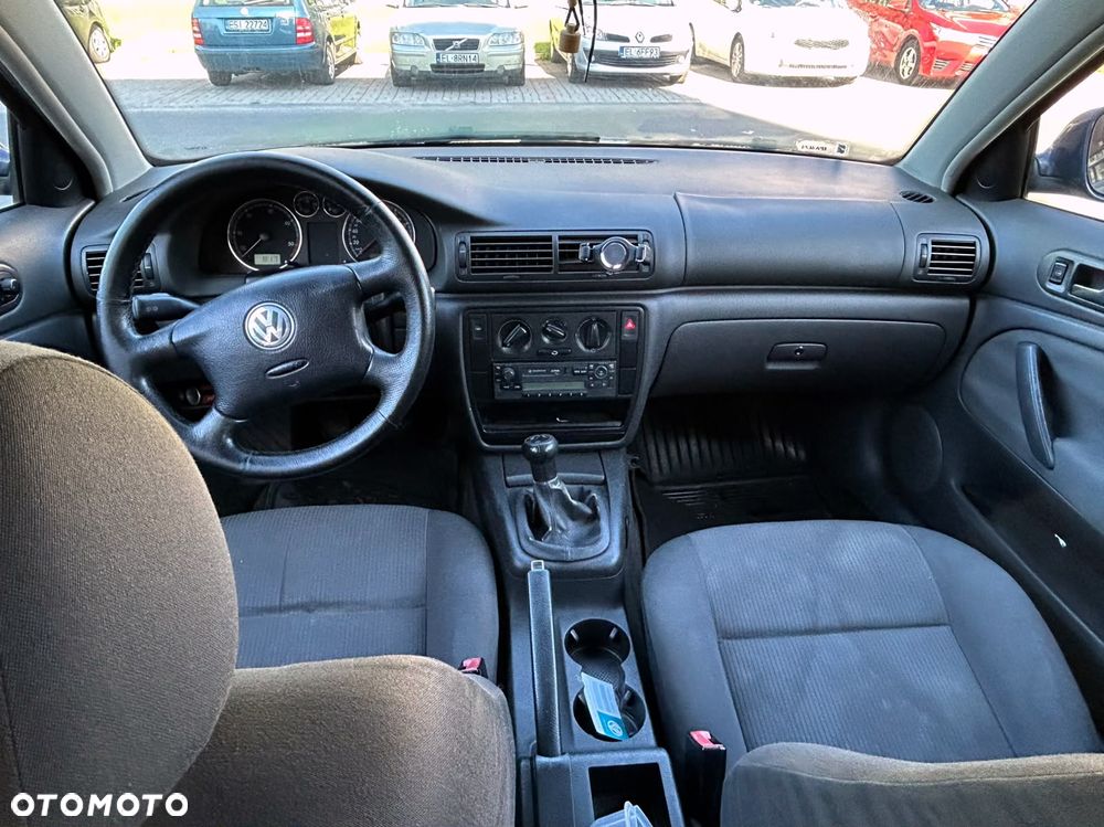 Volkswagen Passat 1.9 TDI Basis - 5