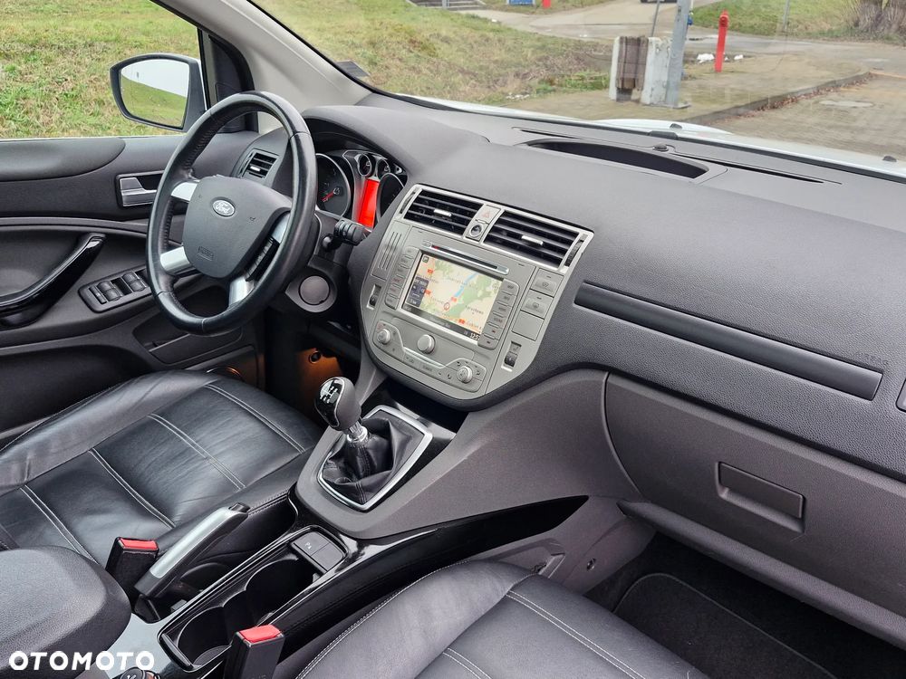 Ford Kuga 2.0 TDCi 4x4 Titanium - 24