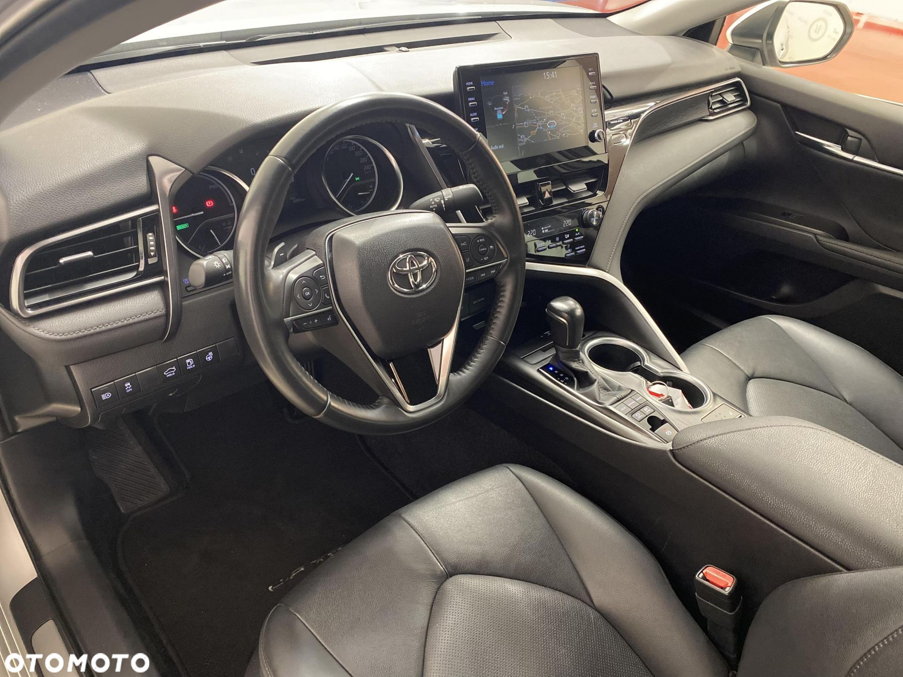 Toyota Camry 2.5 Hybrid Executive CVT - 10