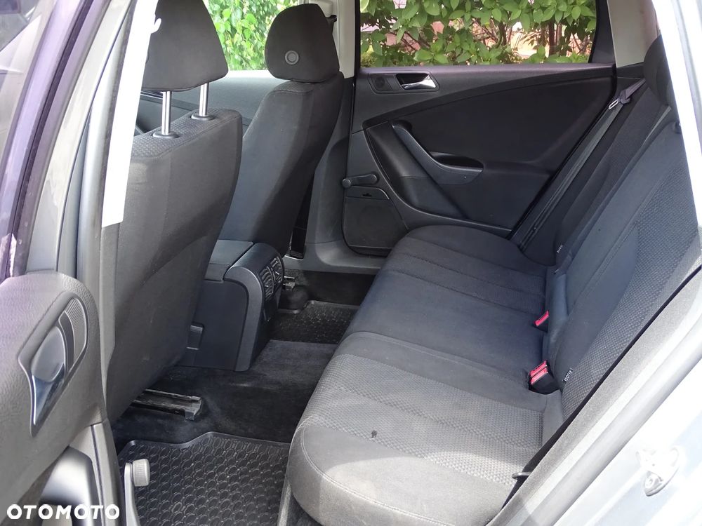 Volkswagen Passat 1.9 TDI Comfortline - 17
