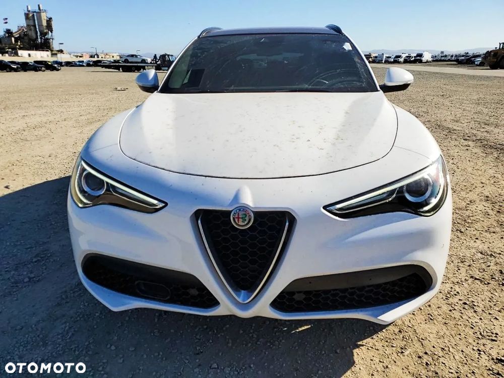 Alfa Romeo Stelvio - 5