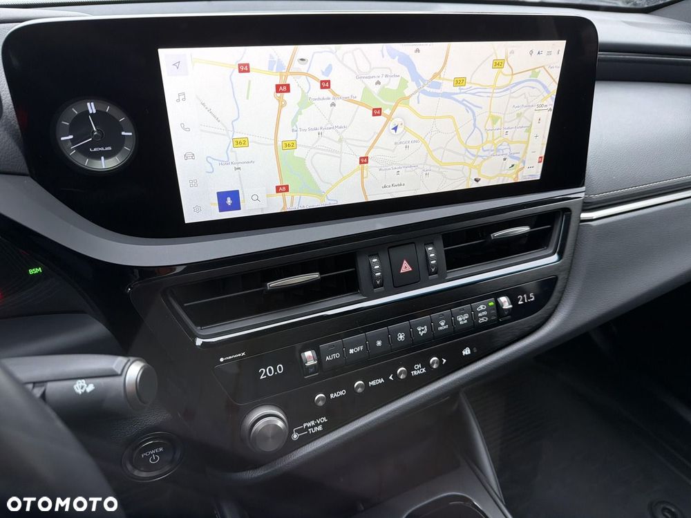 Lexus ES 300h Business Edition - 16