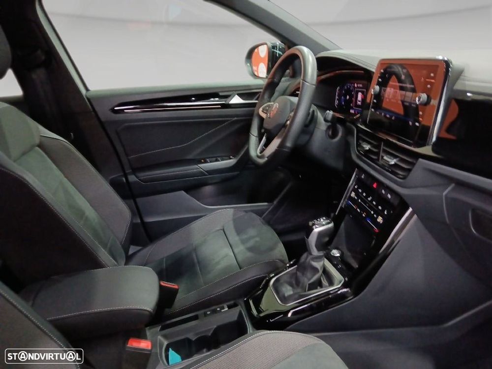 VW T-Roc 1.5 TSI R-Line DSG - 15