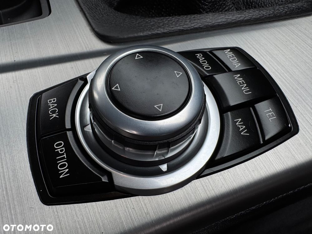 BMW X3 xDrive20d Advantage - 36