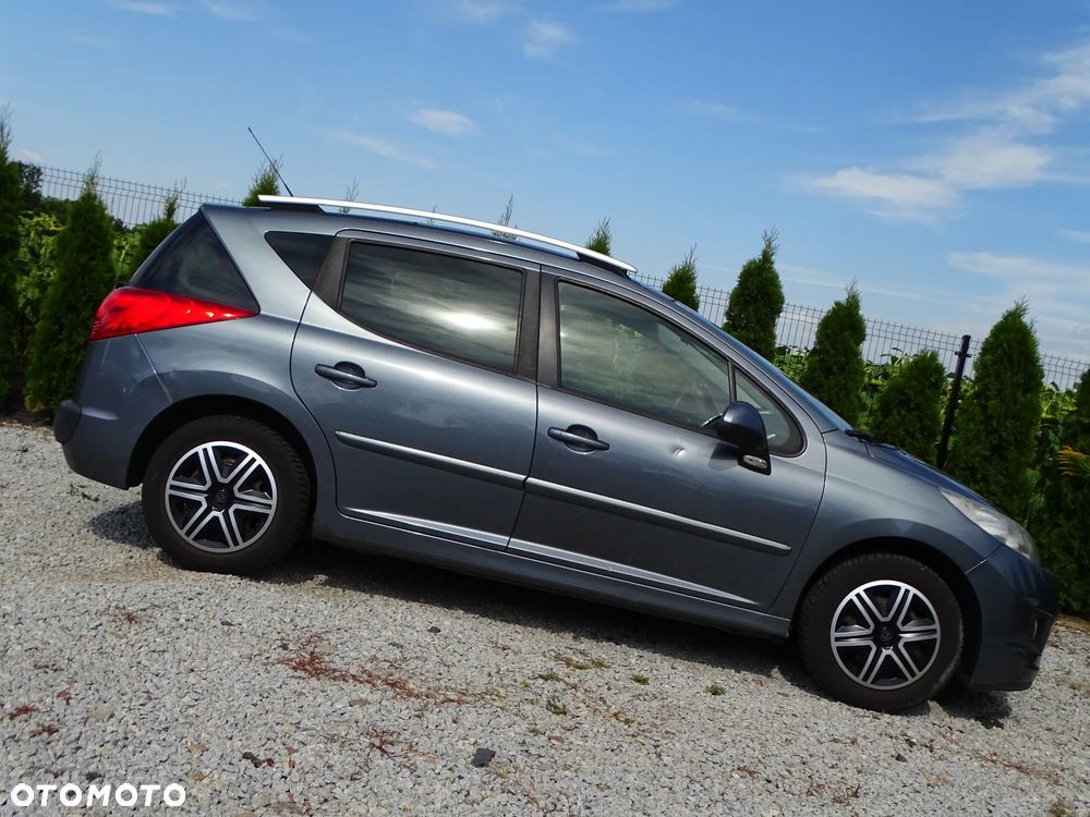 Peugeot 207 - 23