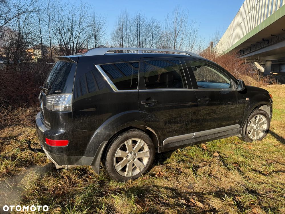 Mitsubishi Outlander 2.0 DID Intense + - 8