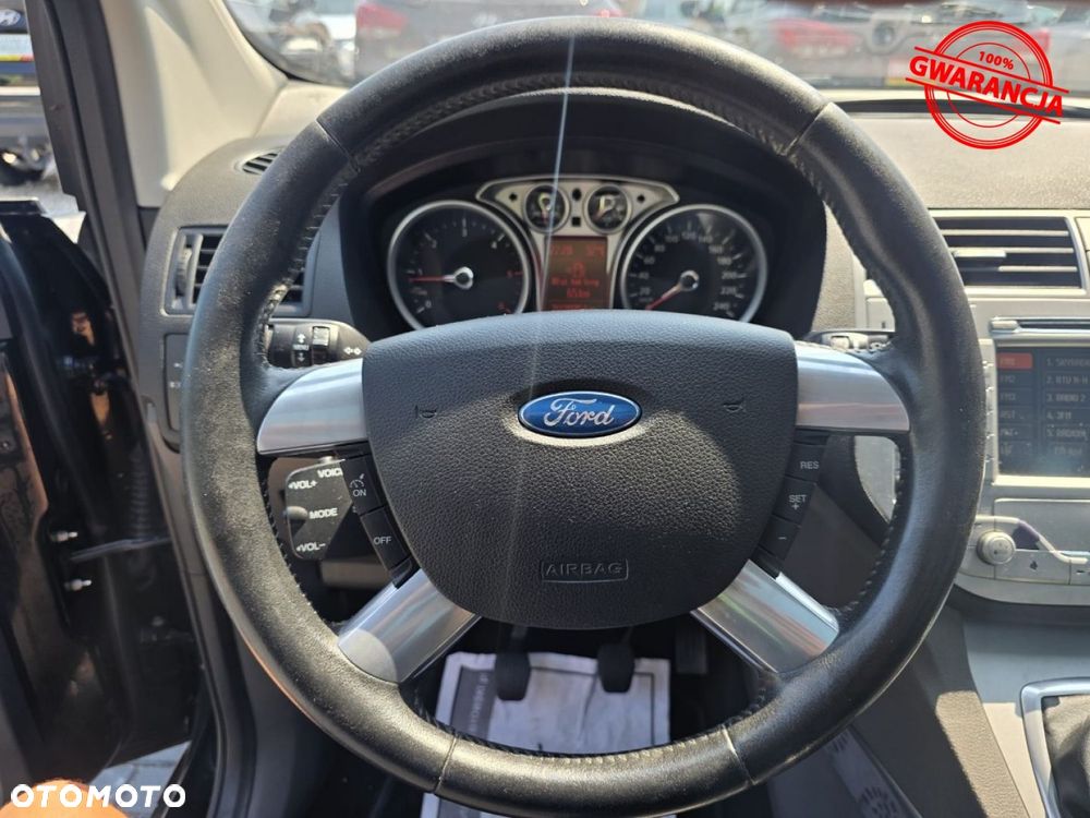 Ford Kuga - 28