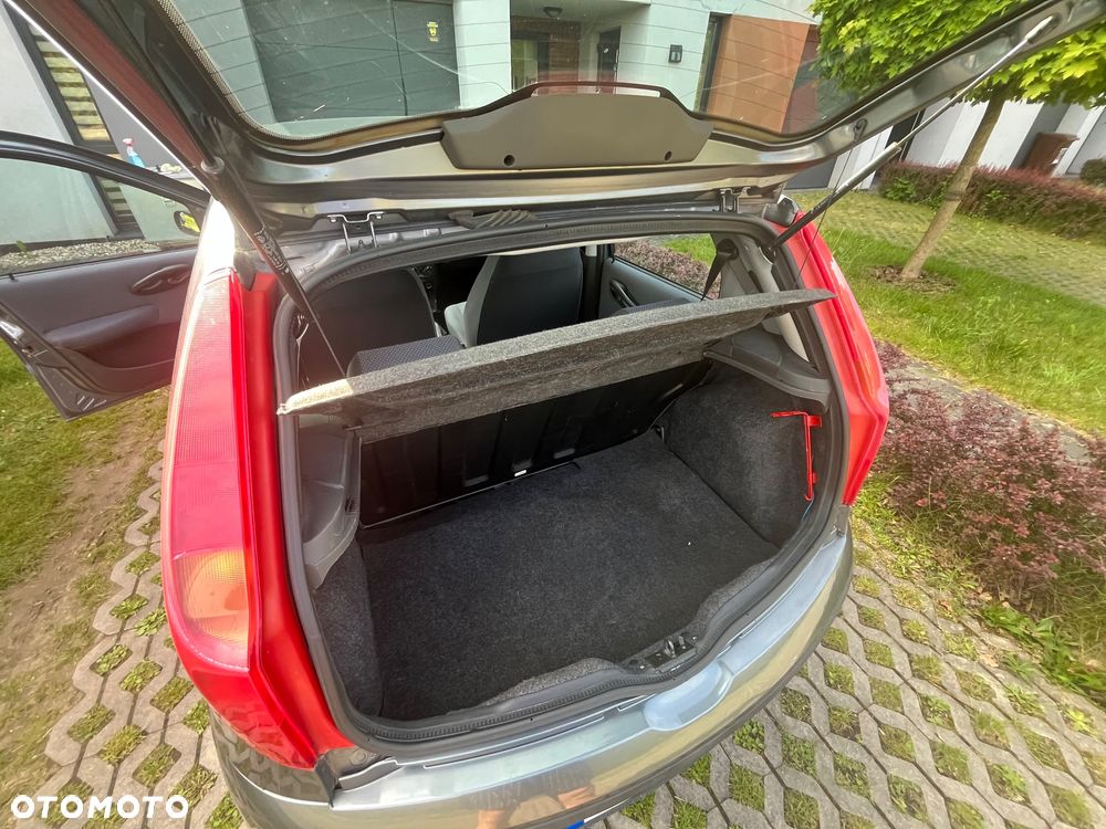 Fiat Punto 1.2 8V Active - 12