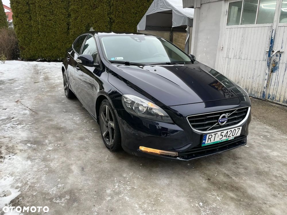 Volvo V40 D2 Momentum - 1