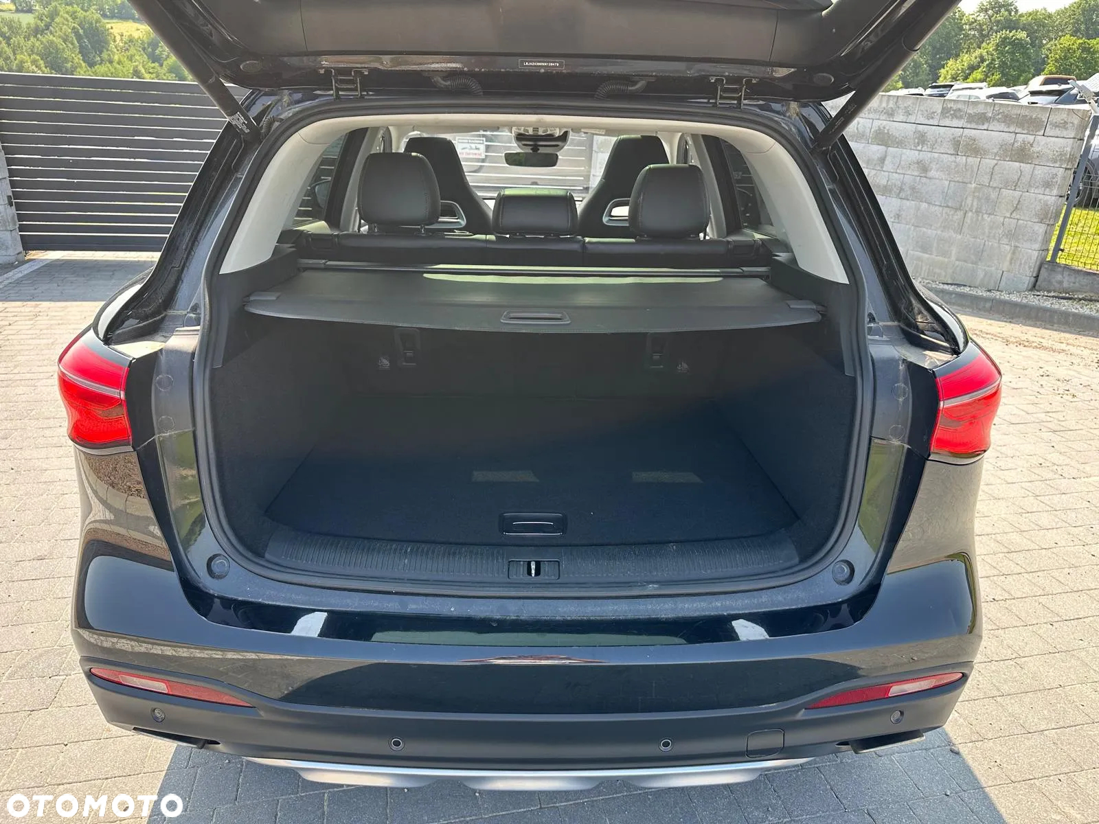 MG EHS 1.5T-GDI PHEV Luxury - 27