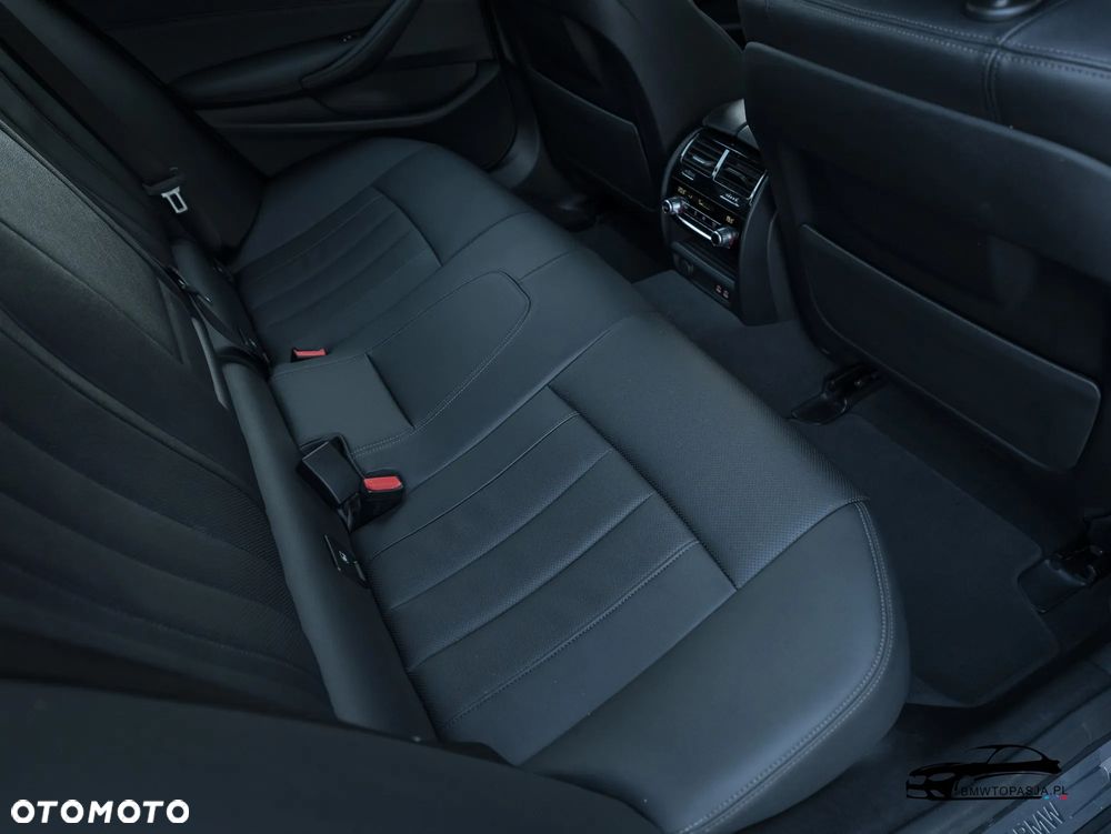 BMW Seria 5 520d - 26