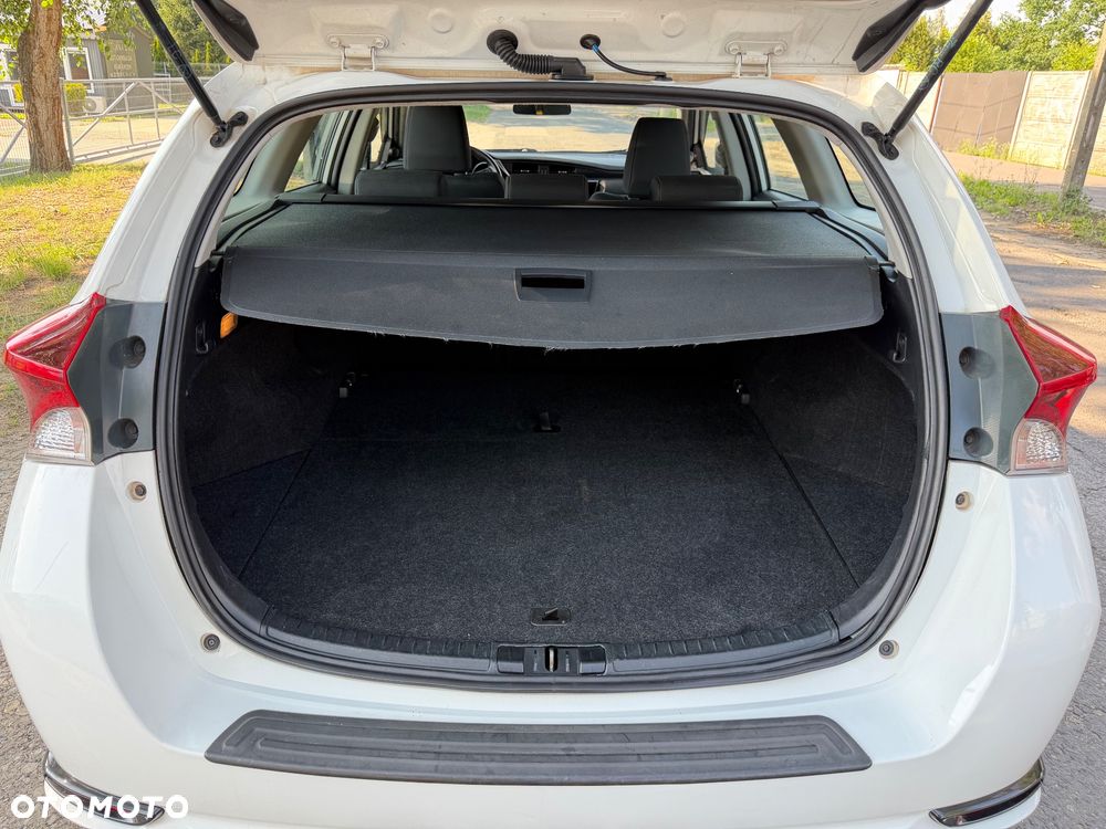 Toyota Auris Hybrid 135 Premium - 10