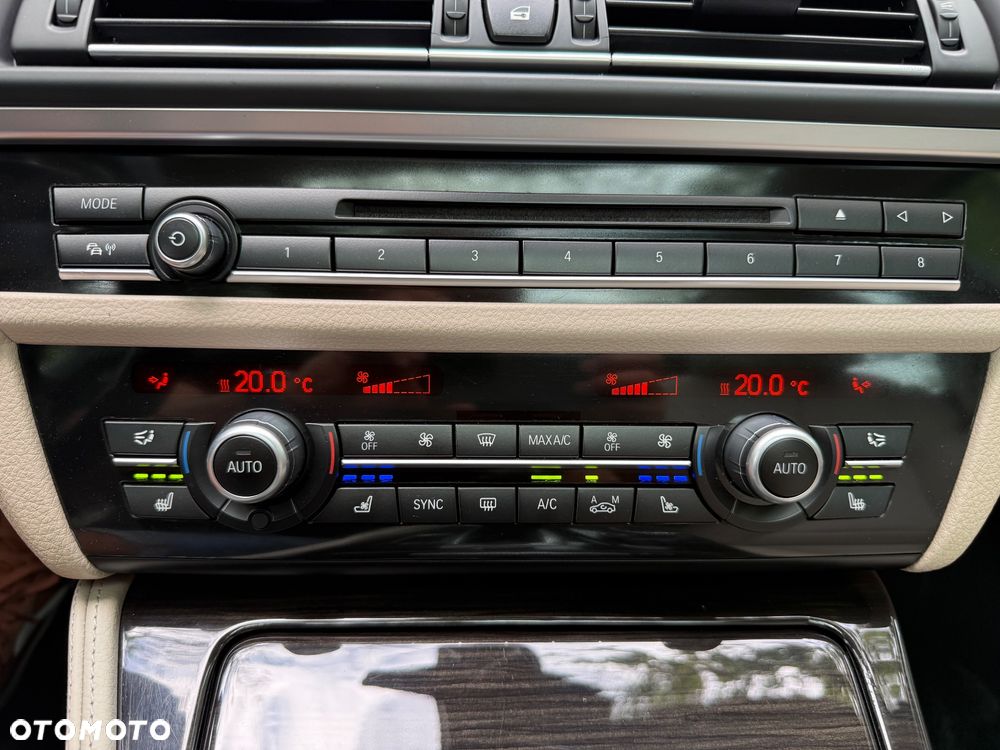 BMW Seria 5 530d xDrive Luxury Line - 36