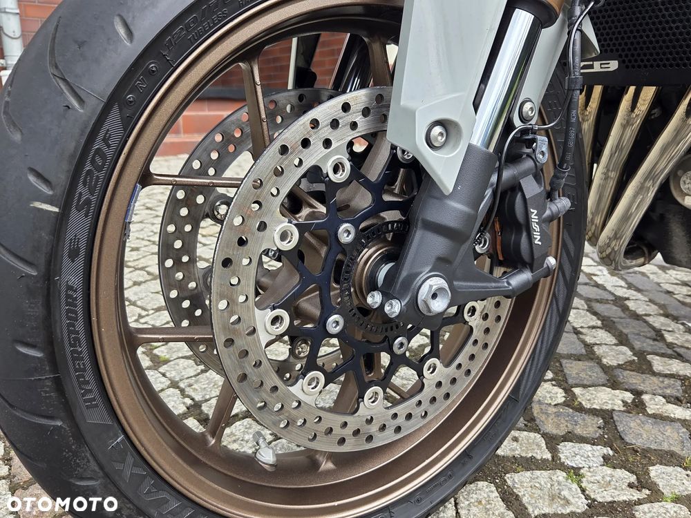 Honda CB - 16