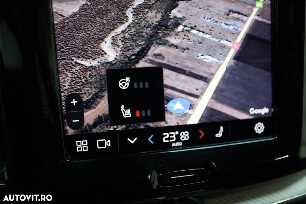 Volvo XC 60 B4 MHEV AWD R-Design - 24