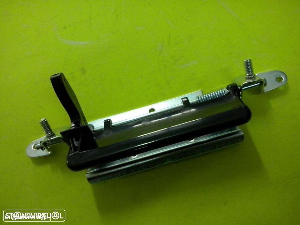 Manipulo da tampa mala Toyota Hiace 21lha2 e 21lk11 1989 até 2004 (Novo) - 1