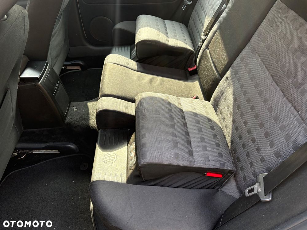 Volkswagen Passat 1.9 TDI Highline - 10