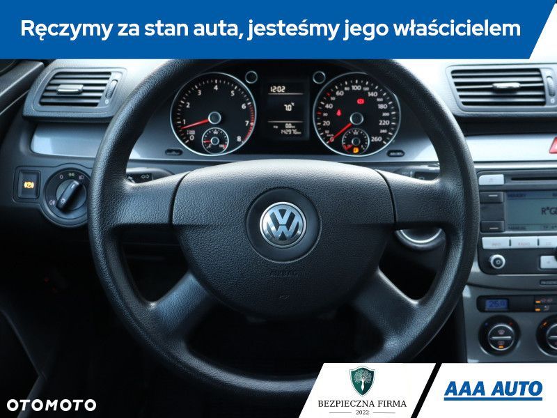 Volkswagen Passat - 16