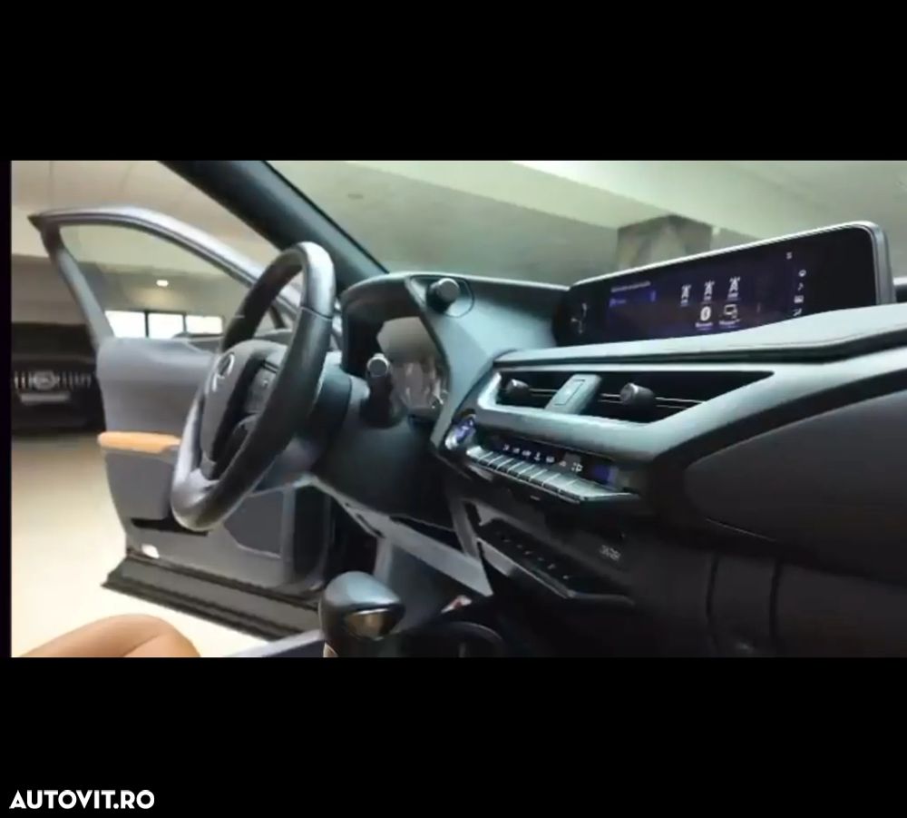 Lexus UX 250h 2.0L HEV 20H- (178 HP) 4X4 CVT Luxury - 9