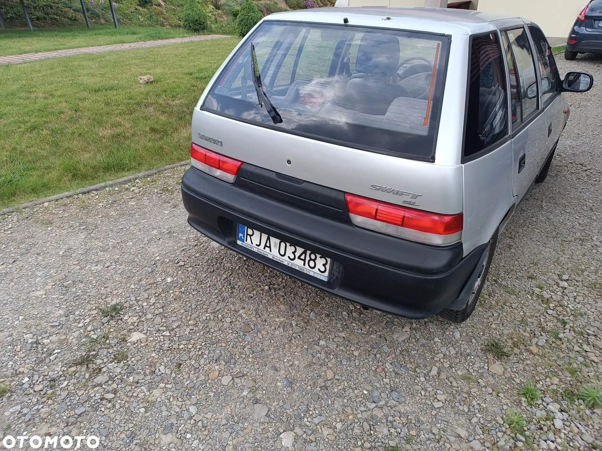 Suzuki Swift 1.0 GL - 2